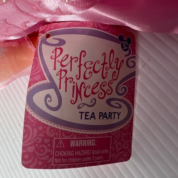 NWT Flaw Disney World Perfectly Princess Tea Party Aurora Tea Doll 19 in - Picture 7 of 10